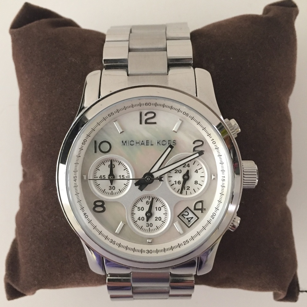 Michael Kors Classic Stainless Runway Chronograph Watch/MK5304/NEW IN BOX!!! - Picture 2 of 9